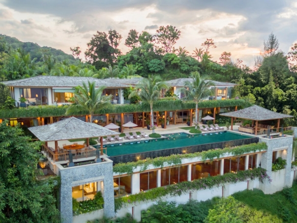 Phuket | Hotel serviced 7 Bedroom Villa ID.22KA7177