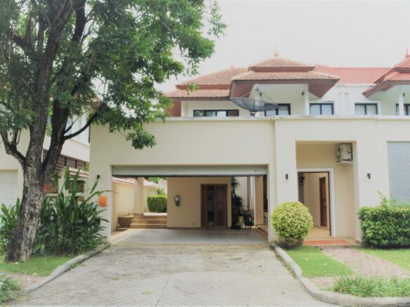 4 Bedroom Townhouse in Laguna Village 22LG4106