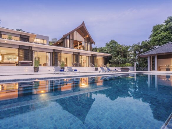 Phuket | Luxurious 5 BR Sea View villa ID.18CY5184