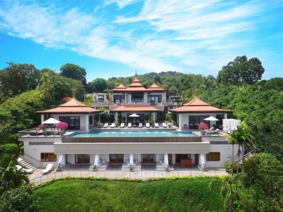 Ocean Front Masterpiece with True 5 Star Facilities ID.21LY6106