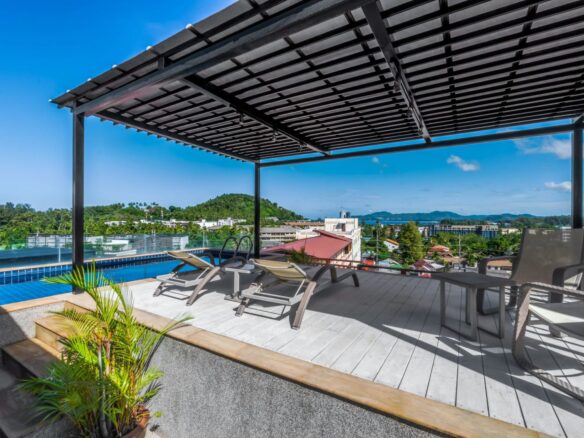 FREEHOLD 3 BEDROOM PENTHOUSE with sea-view ID.22SU3101