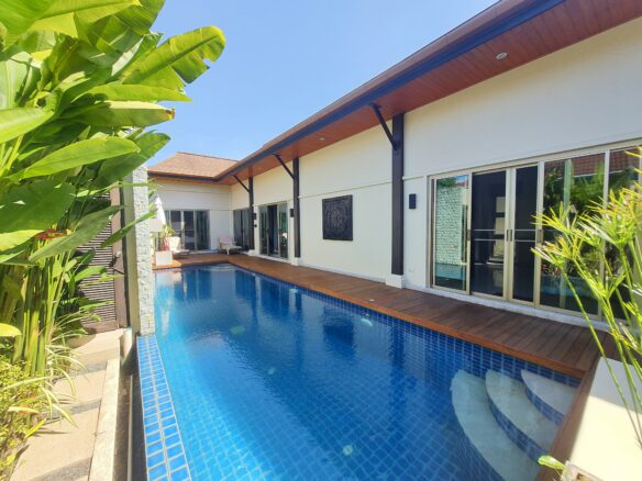 4 Bedroom Oriental-style pool villa in Naiharn ID.23NH4131