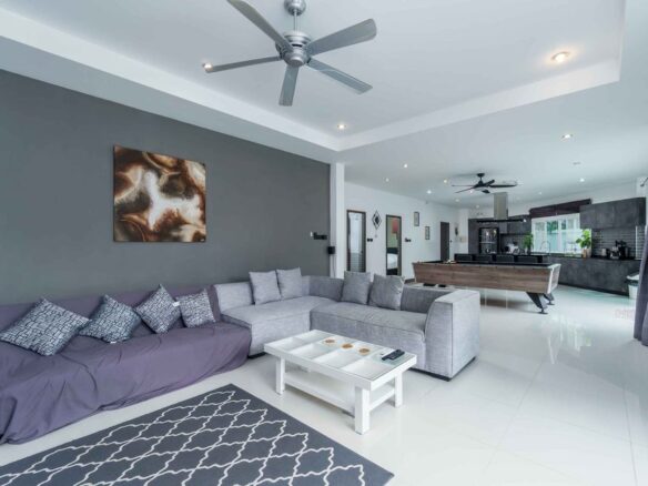 4 Bedroom villa for sale in Rawai ID.23RW4258