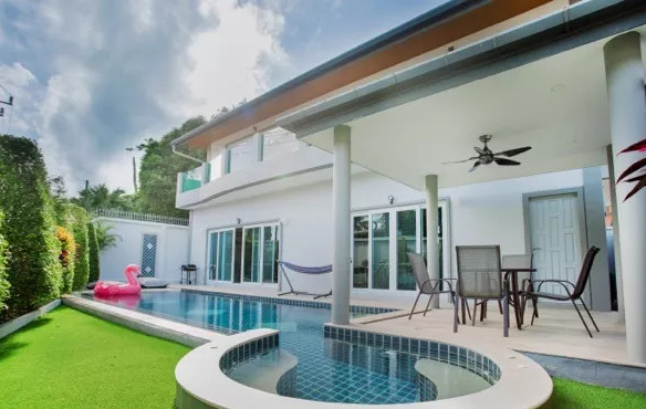 4 Bedrooms Renovated Villa for in Rawai ID.23RW4168