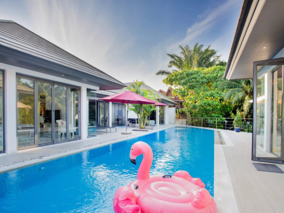 Modern 4 Bedroom Villa in Rawai ID.23RW4125