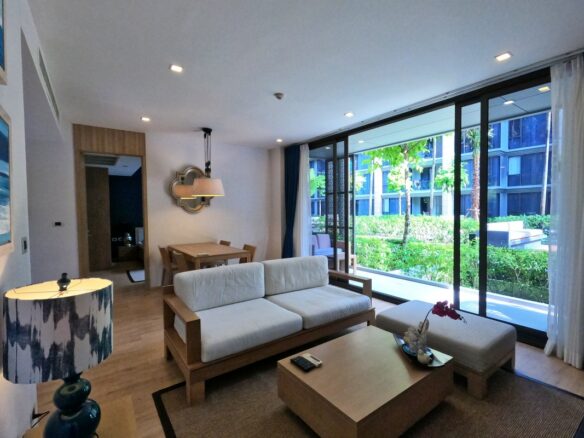 Pool Access 2 Bedroom Freehold Condominium ID.23MK210