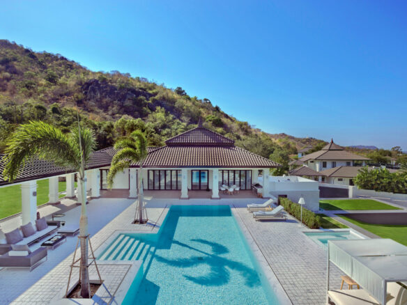 Hua Hin | Plot of 3,292.8 m²Luxury Estate 4 Bedroom Pool villa ID.24HH4102