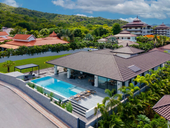 Hua Hin | 5 Bedroom Pool villa Modern sophistication ID.24HH5101
