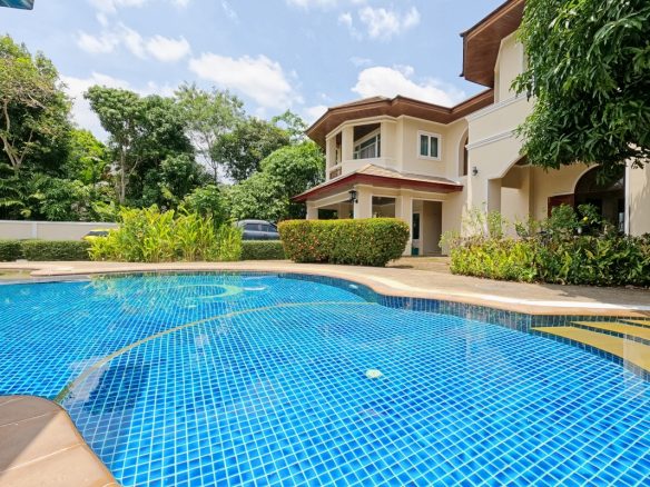 Phuket | Spacious 6-Bedroom Pool Villa in Kathu ID.24KT6125