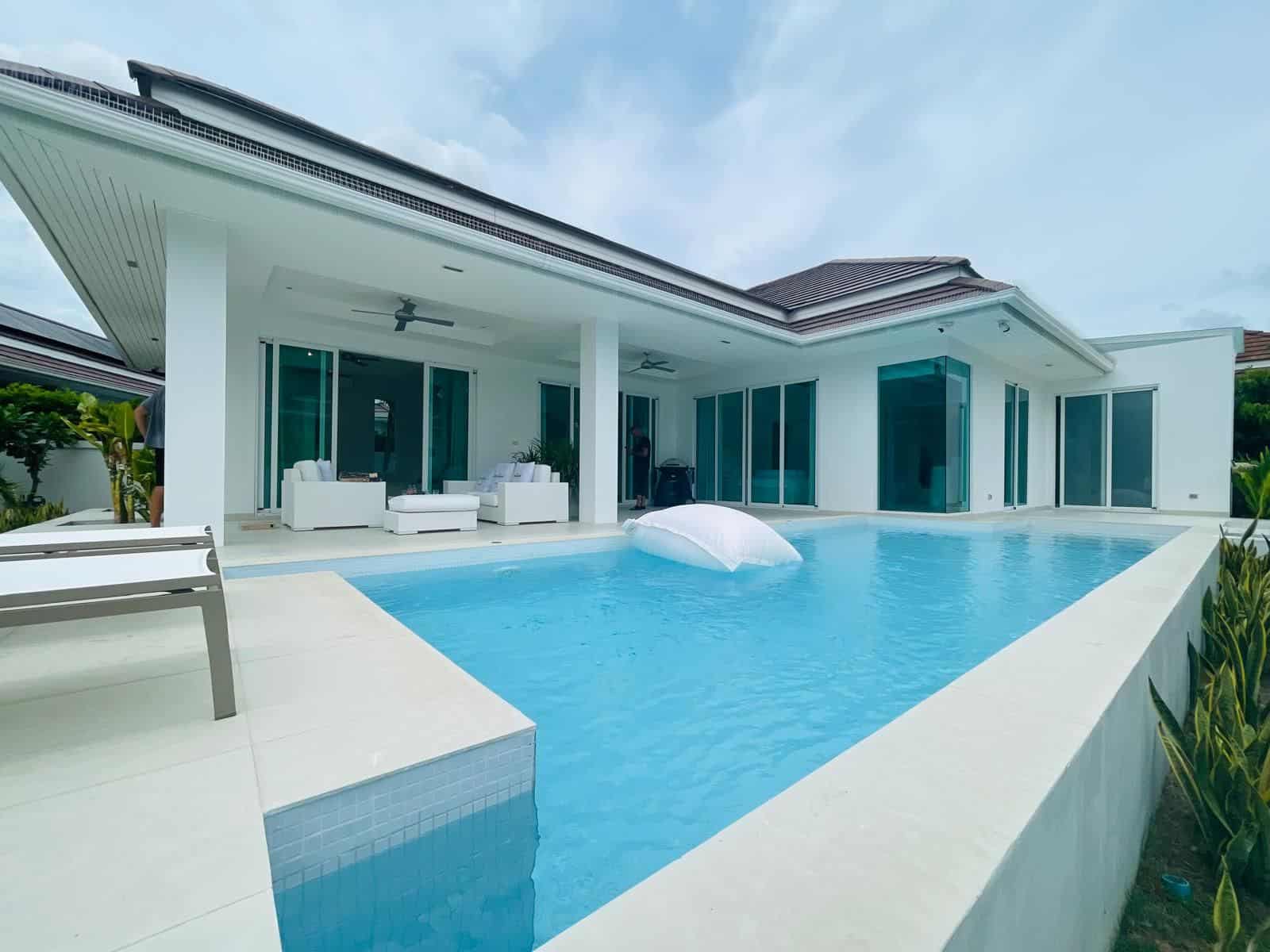 Hun Hin | Luxurious 4 Bedroom House for Sale in Tap Tai ID.24HH4110