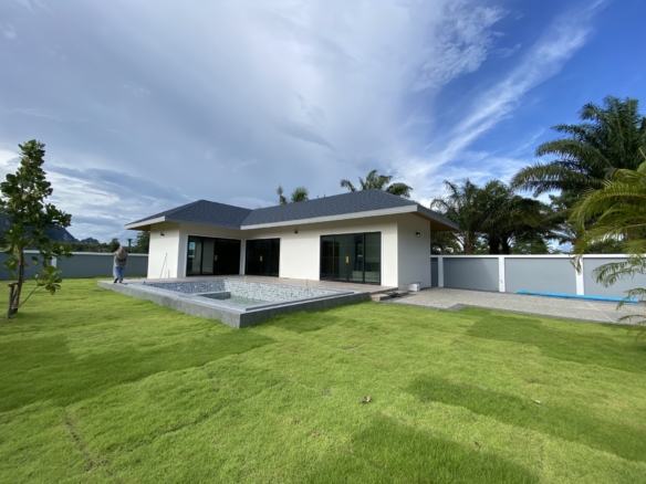 Krabi | 2-Bedroom Villa for Sale in Ao Nang ID.24KB2102