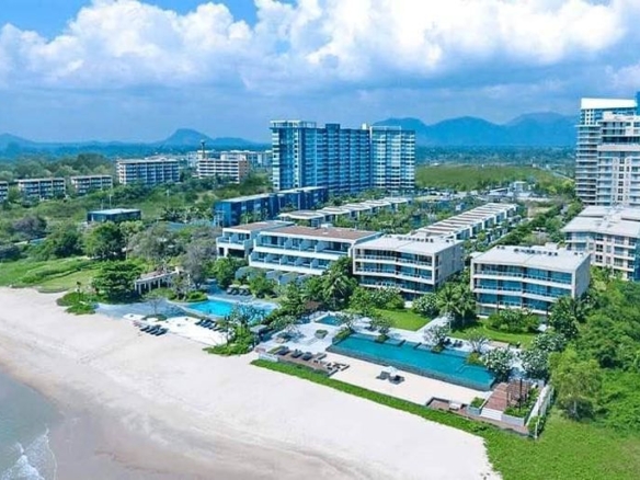 Hua Hin | Luxurious Condo at  Aquamarine ID.24HH301