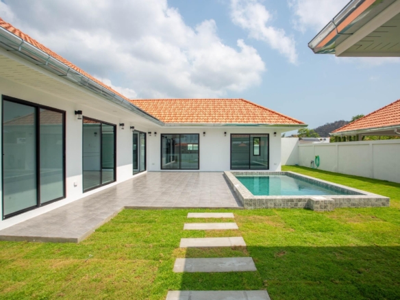 Hua Hin | 3 Bedroom Pool Villa in Khemanatra ID.24HH3125