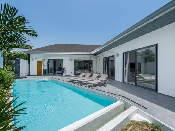 Phuket | Spacious 4-Bedroom Villa in Rawai ID.2RW4166