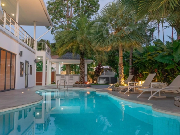 Phuket | For Rent 4 Bedrooms  Luxury Pool Villa ID.24RW4020