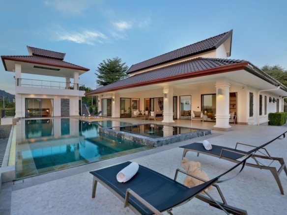 Hua Hin | 5 Bedroom Villa with Pool  ID.24RR5501