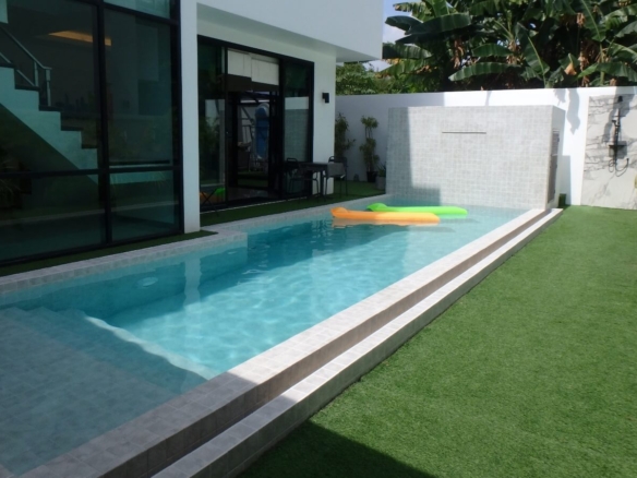 Phuket | Pool villa for Sale near The Beach ID.24RW4128