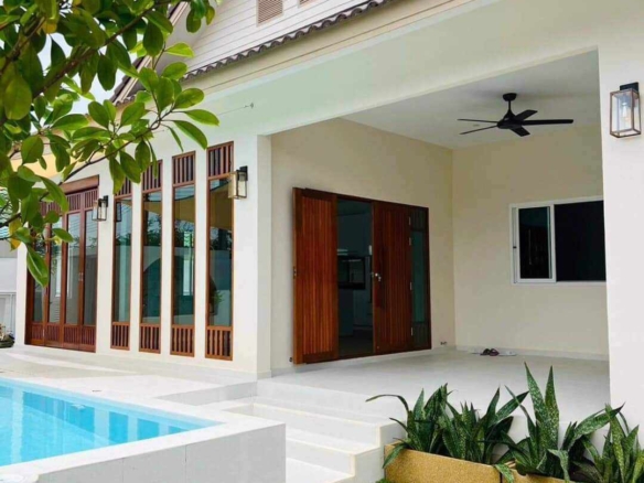 Hua Hin | Stunning Modern Pool Villa in Hua Hin ID.24HH3100