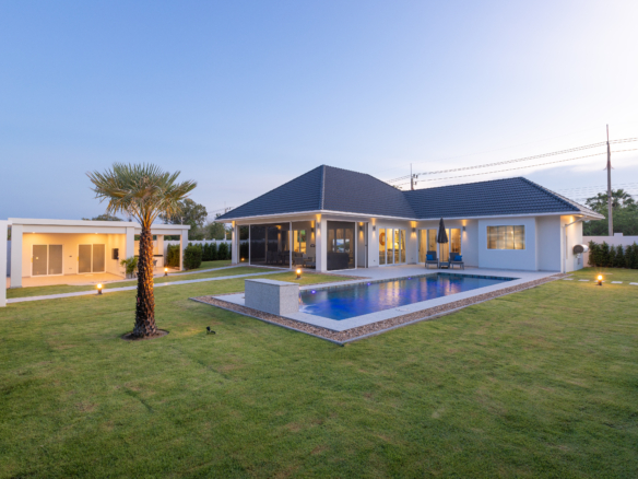 Hua Hin | Luxury Villa 3 bedrooms In Hua Hin ID.24HH3130