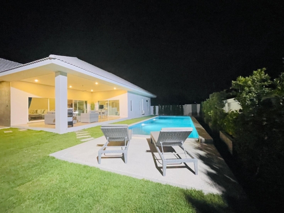 Hua Hin | Modern Villas 4-Bedroom  ID.24HH3136