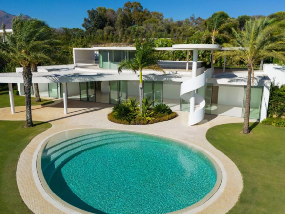 Europe | Prestigious 4 Bedroom luxury Pool villa