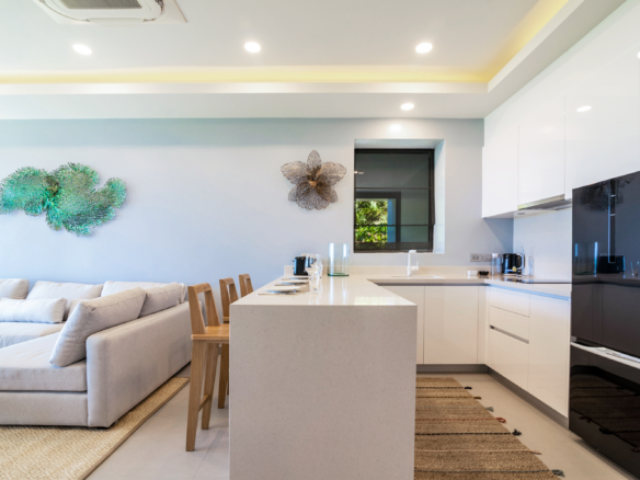 Phuket | Luxury 1 -Bedroom Apartment in Andamaya Surin Bay