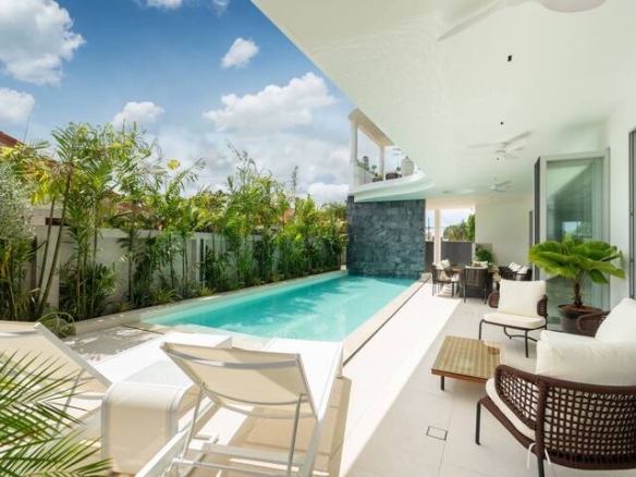 Phuket | Elegant 5-Bedroom Pool Villa in Rawai