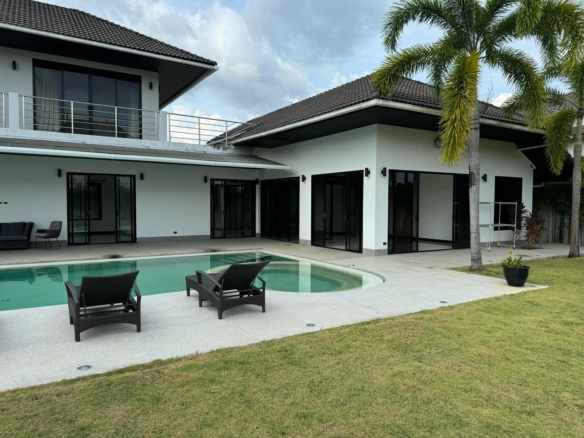 Phuket – Luxury Villa for Sale in Pasak 12