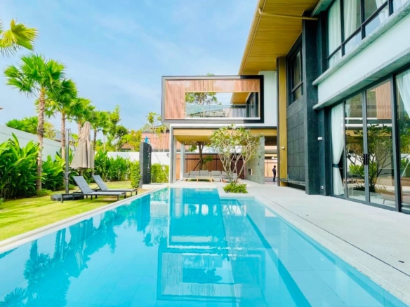 Phuket | Mouana Grande 5-Bedroom Pool Villa for Rent