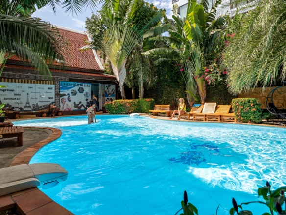 Phuket | Modern Living at Nai Harn Condominium