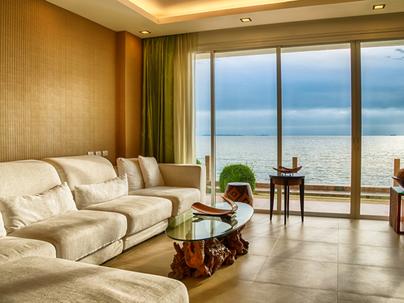 Pattaya | Beachfront 2 Bedroom Condo for Sale and Rent
