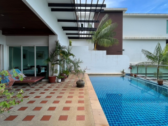 Phuket |  3-Bedroom Condominium at Kamala – Foreign Freehold