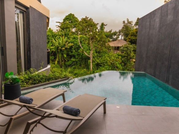 Phuket | 4 bedroom villa foreign villa / condo for sale in Layan
