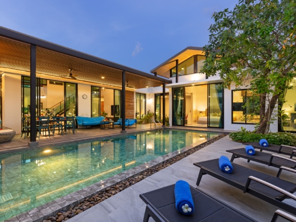 Phuket | 7-Bedroom Pool Villa –  500m from Nai Harn Beach