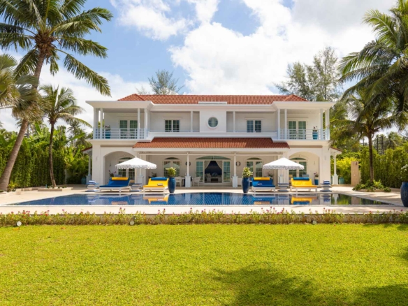 Ultra-Luxury Absolute Beachfront Mansion on Natai Beach – 6 Bedrooms