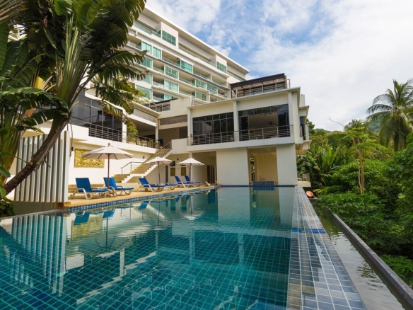 Phuket | Karon Hill Apartment – Walking Distance to Beach