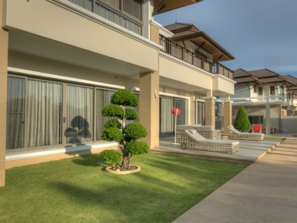 Laguna Village Residence – 4 Bedroom Luxury Villa for Sale