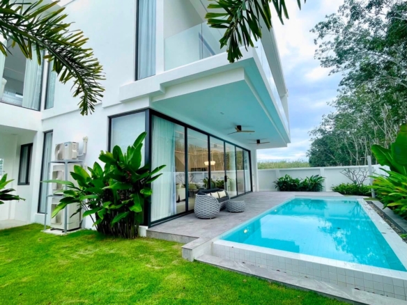 4 Bedroom Pool Villa for Sale in Phuket | Prujampa