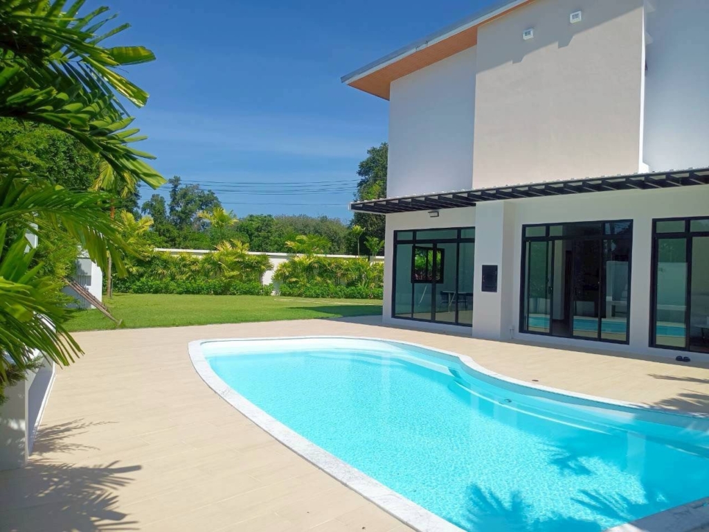 The Palace Thalang | 3 Bedroom Pool villa for Sale