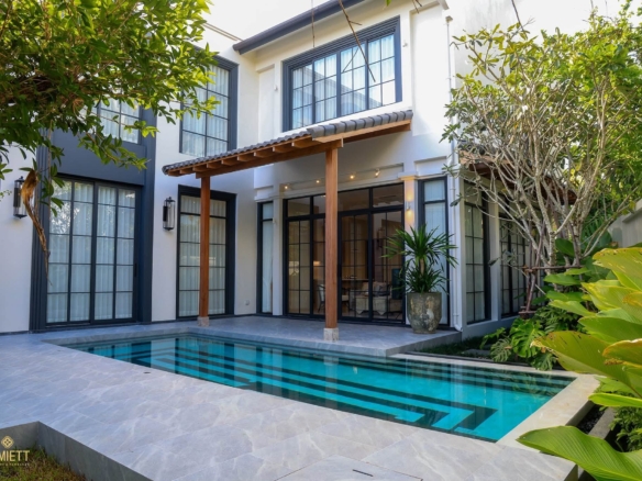 4-Bedroom Pool Villa in Bang Tao–Layan