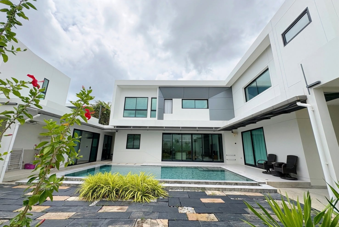 5-Bedroom Pool Villa for Sale | Koh Kaew