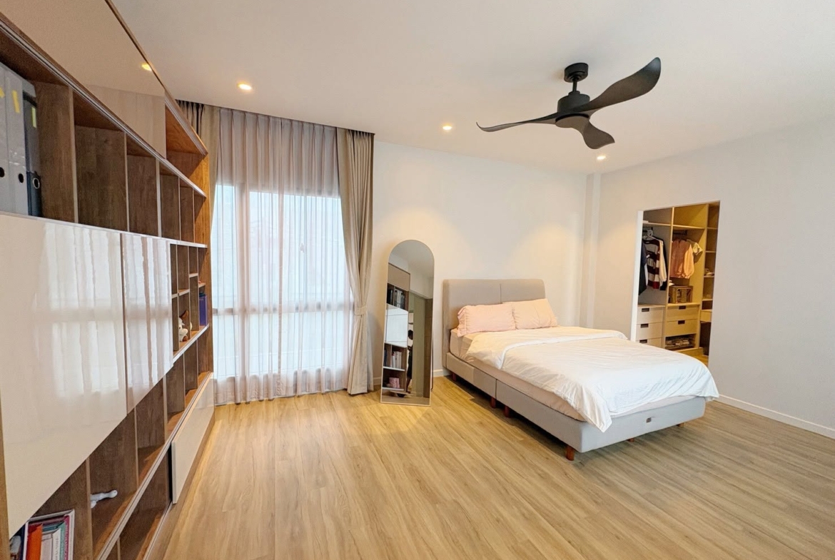 5-Bedroom Pool Villa for Sale | Koh Kaew
