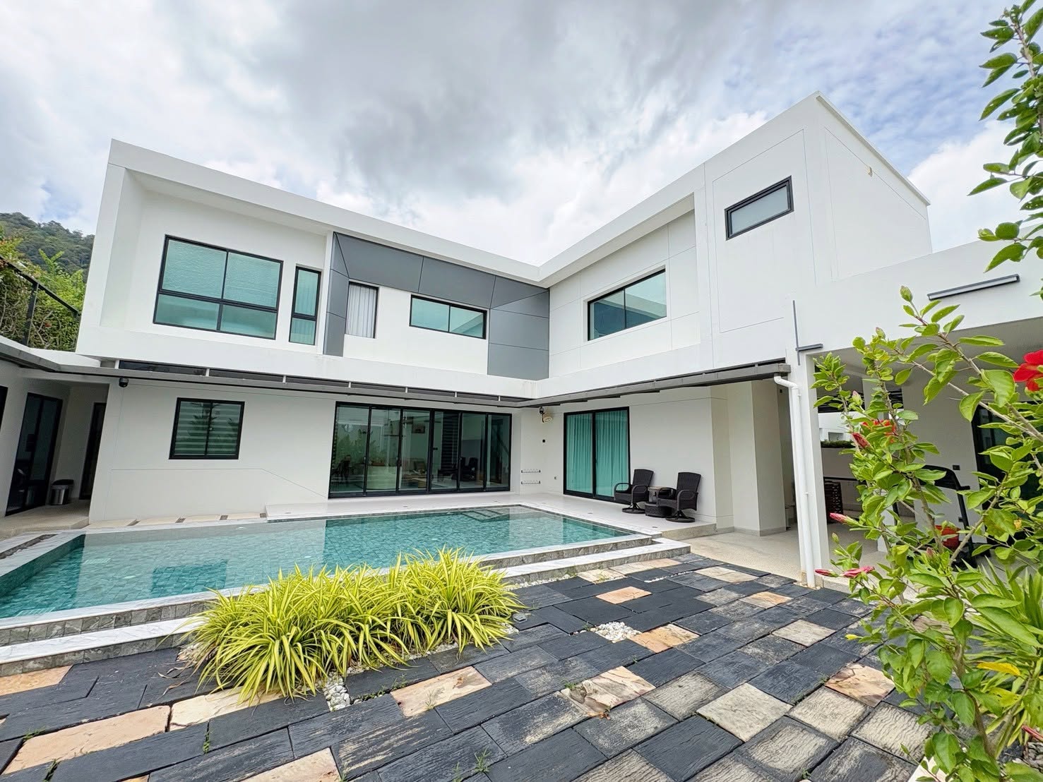 799829523_1059651307073415_7770121453444099274_n 5-Bedroom Pool Villa for Sale | Koh Kaew