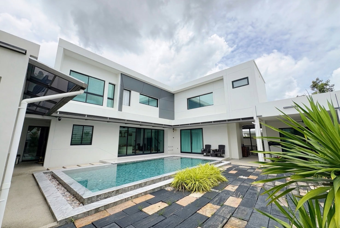 5-Bedroom Pool Villa for Sale | Koh Kaew