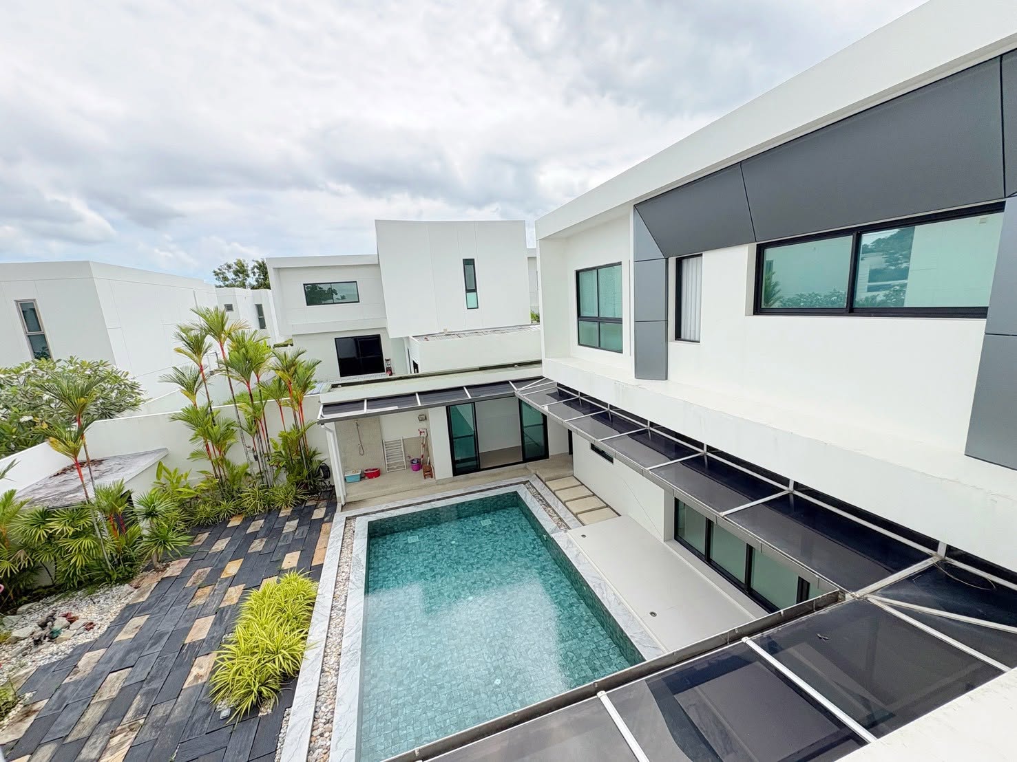5-Bedroom Pool Villa for Sale | Koh Kaew