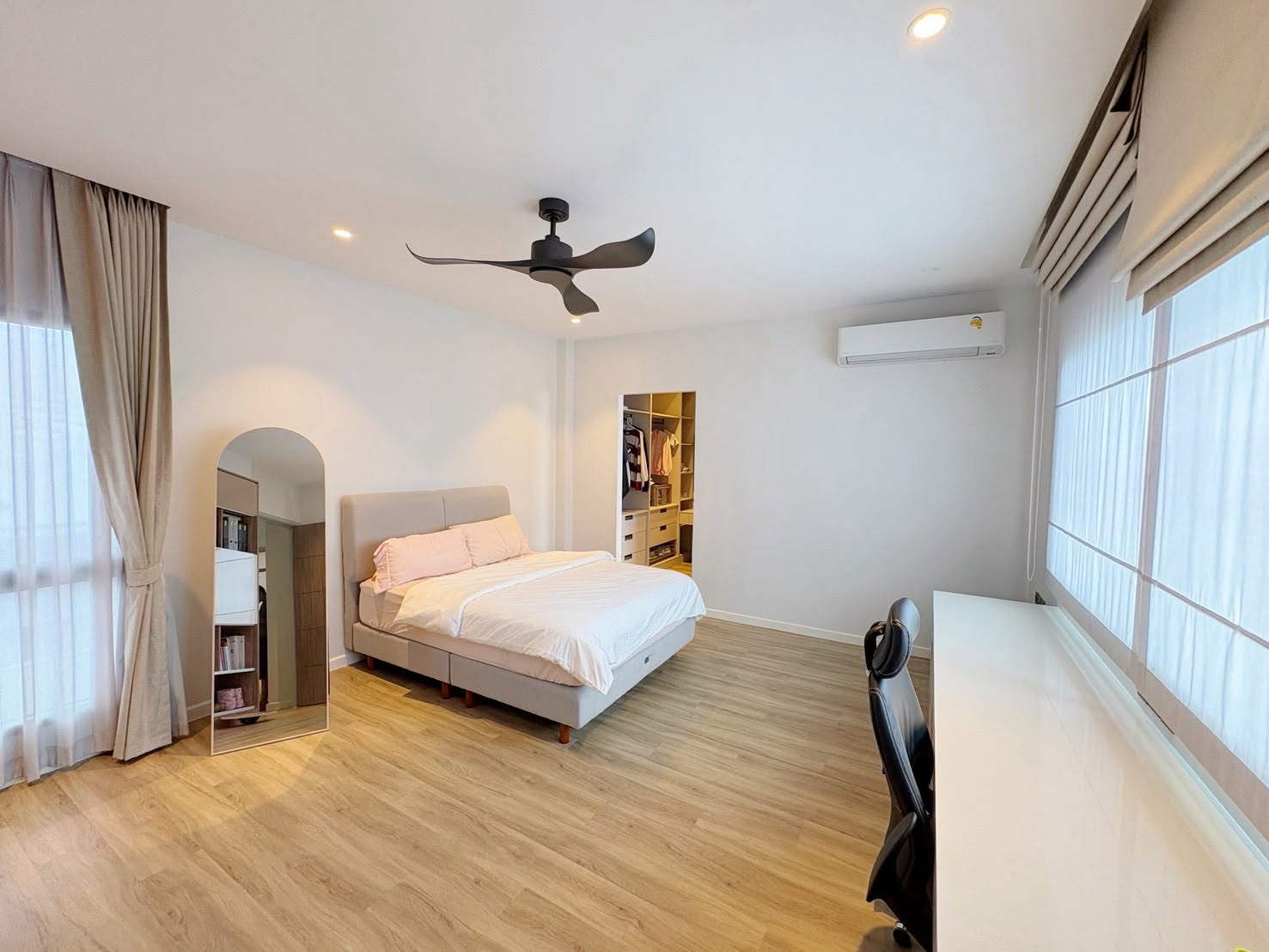 812373005_1059654357073110_6918511679262914552_n 5-Bedroom Pool Villa for Sale | Koh Kaew