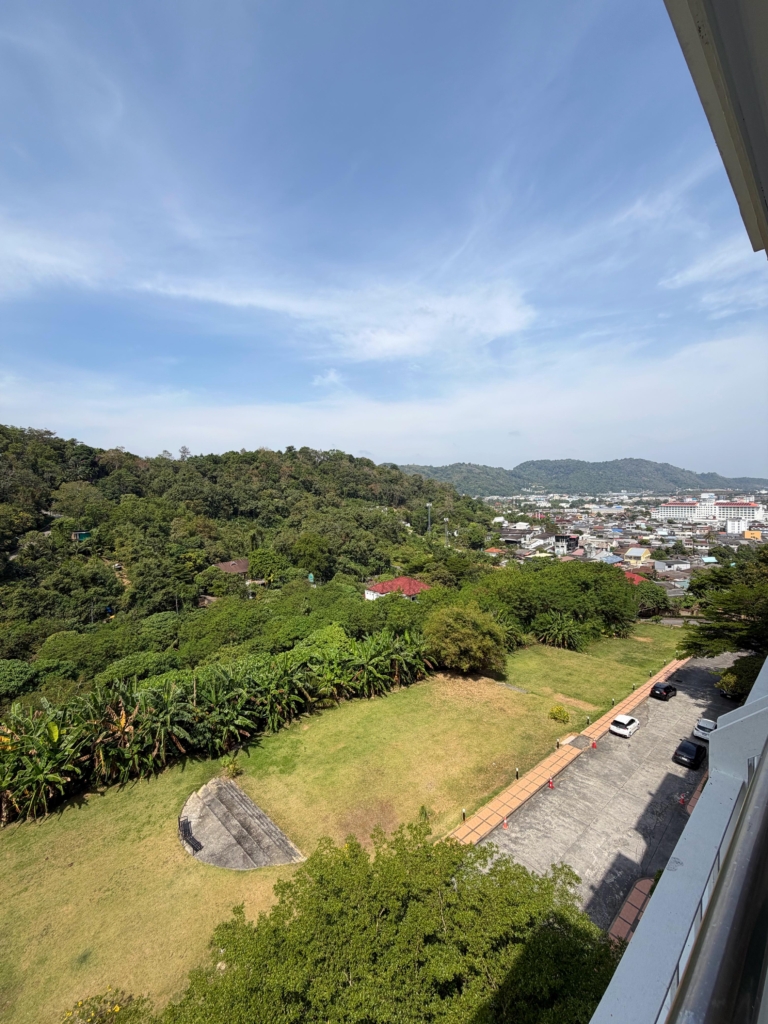 101 SQM 3-Bedroom Apartment near Central Festival