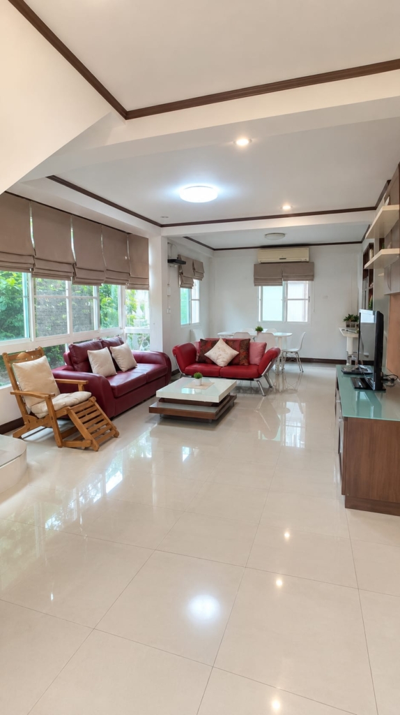 Spacious 4-Bedroom House in Pa Khlok
