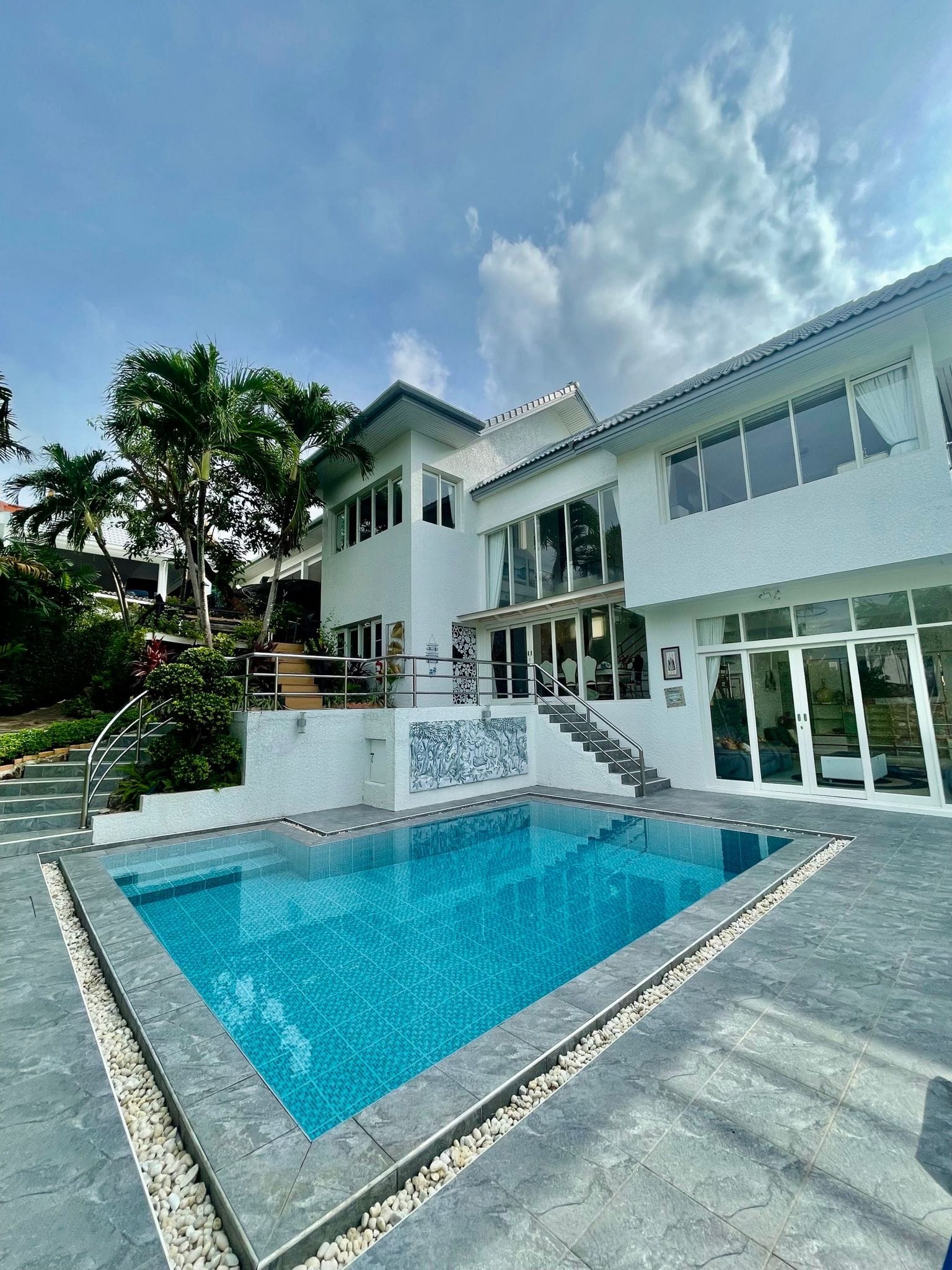WhatsApp Image 2026-10-25 at 20.15.11 (2) 5-Bedroom Seaview Villa for Rent Patong