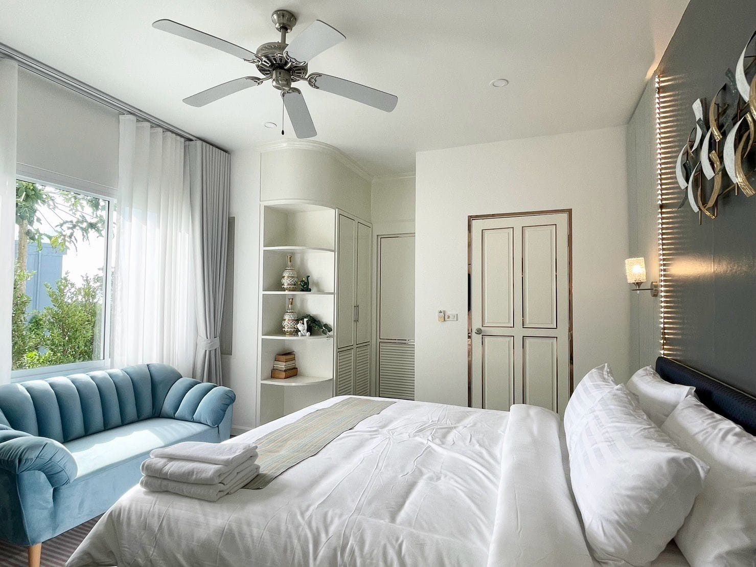 WhatsApp Image 2026-10-25 at 20.15.11 5-Bedroom Seaview Villa for Rent Patong
